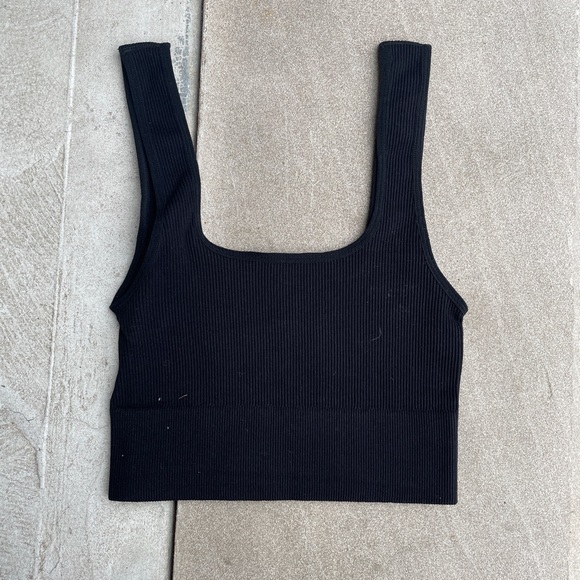 Black tank top - Picture 1 of 1